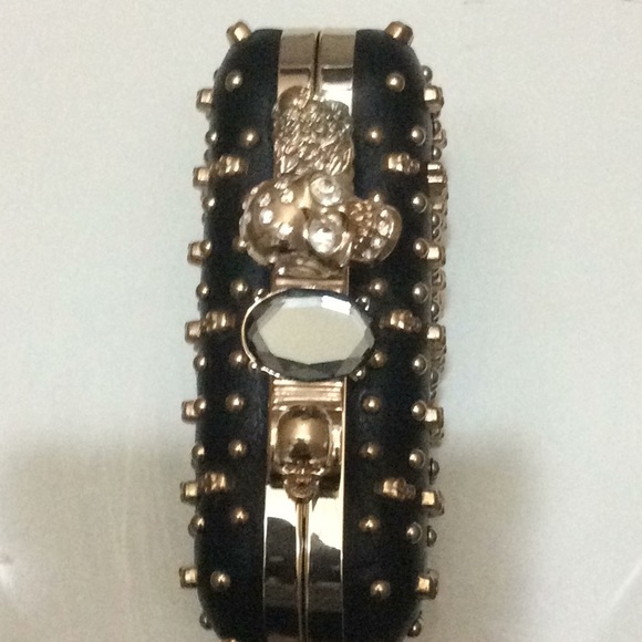 Clutch - Picture 2 of 5